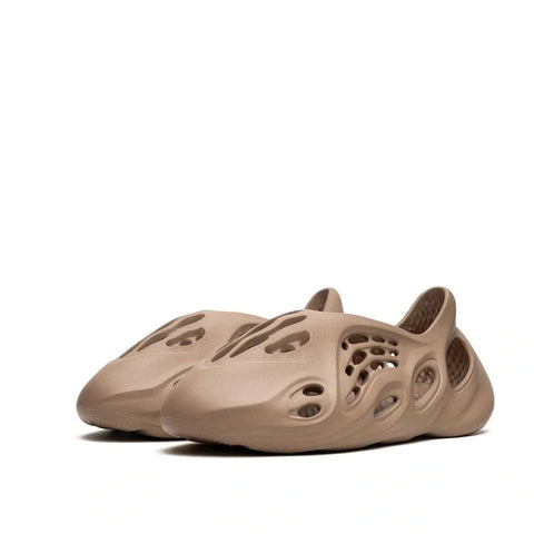 adidas Yeezy Foam RNNR Clay Taupe