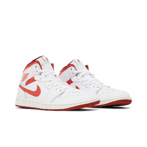 Jordan 1 Mid SE Dune Red