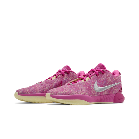 Nike LeBron 21 The World Is Your Oyster